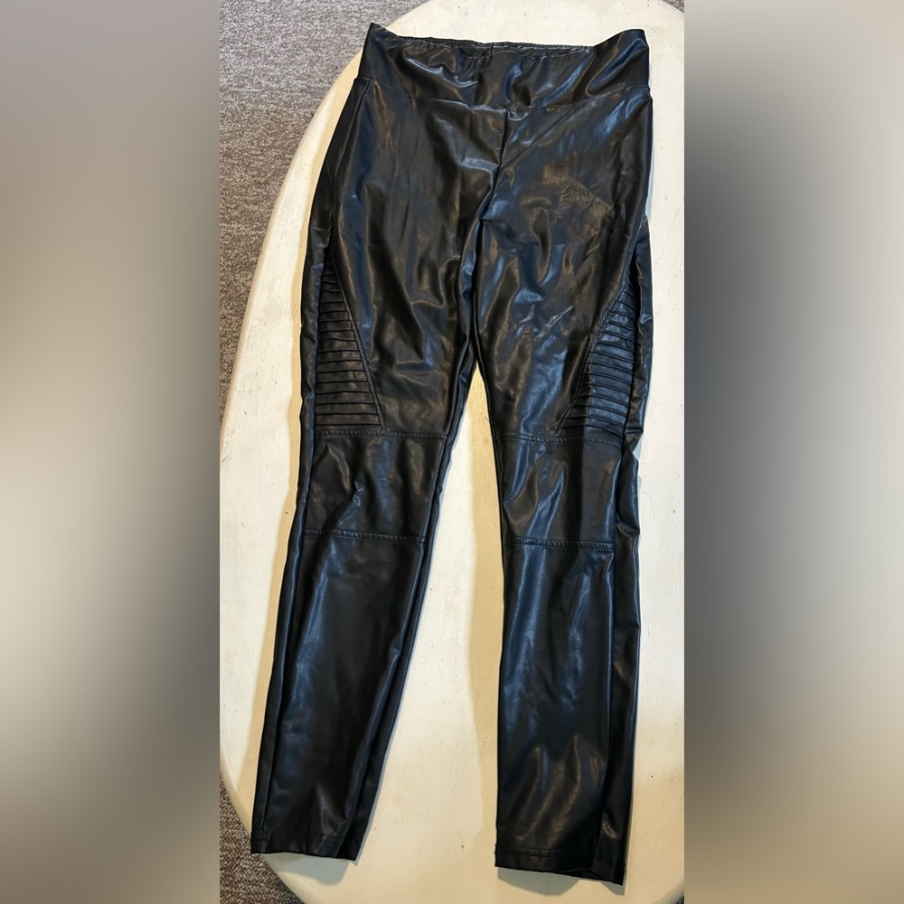 Women’s Sleek Black Pants